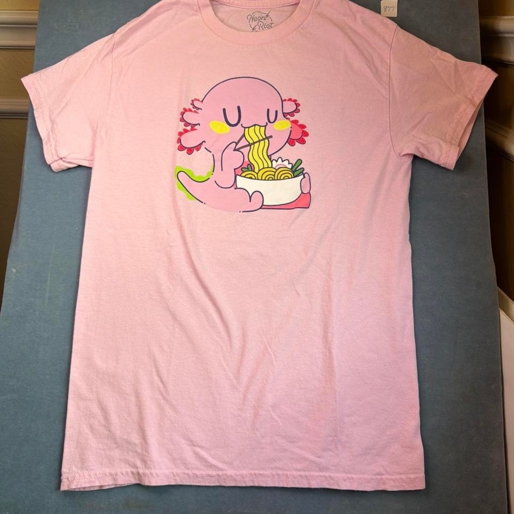 Neon Riot Graphic T Kawaii-Style Illustration of Axoloti & Noodles Size S